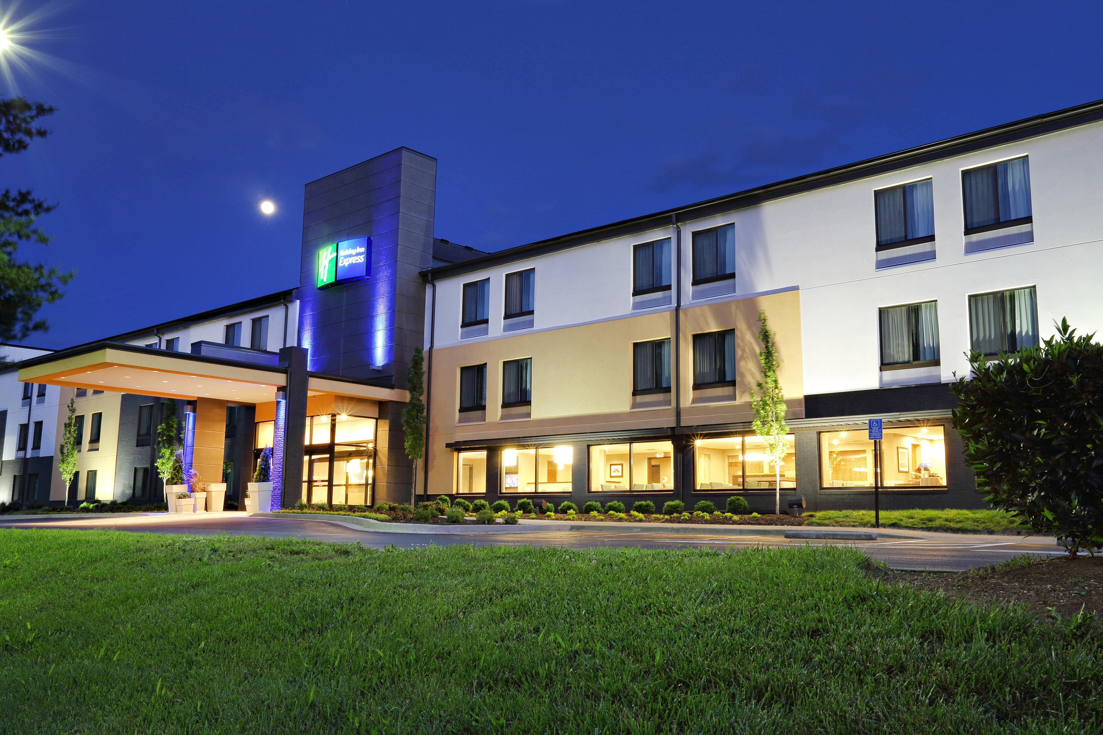 Holiday Inn Express Brentwood-South Cool Springs By Ihg Exterior foto