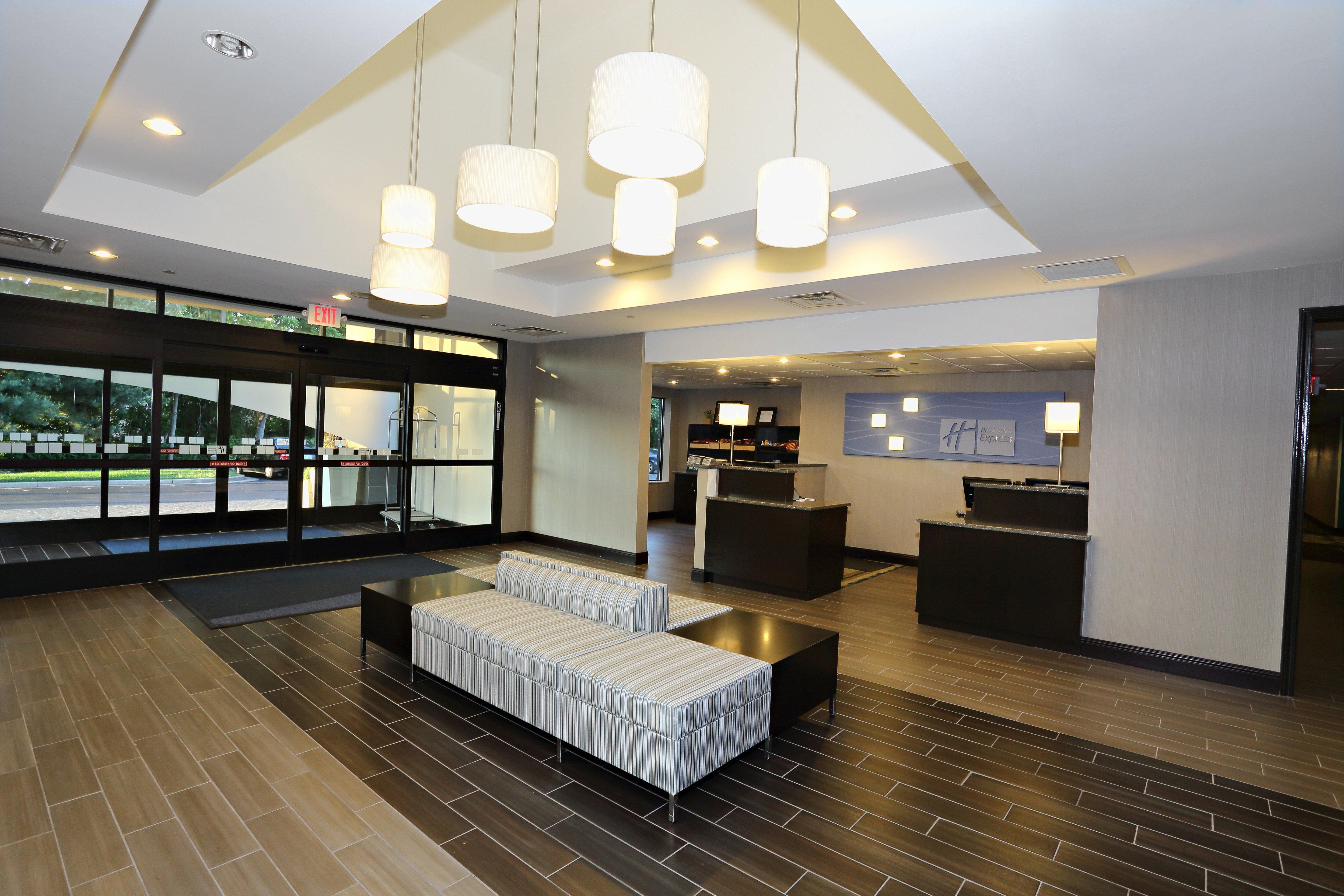 Holiday Inn Express Brentwood-South Cool Springs By Ihg Exterior foto
